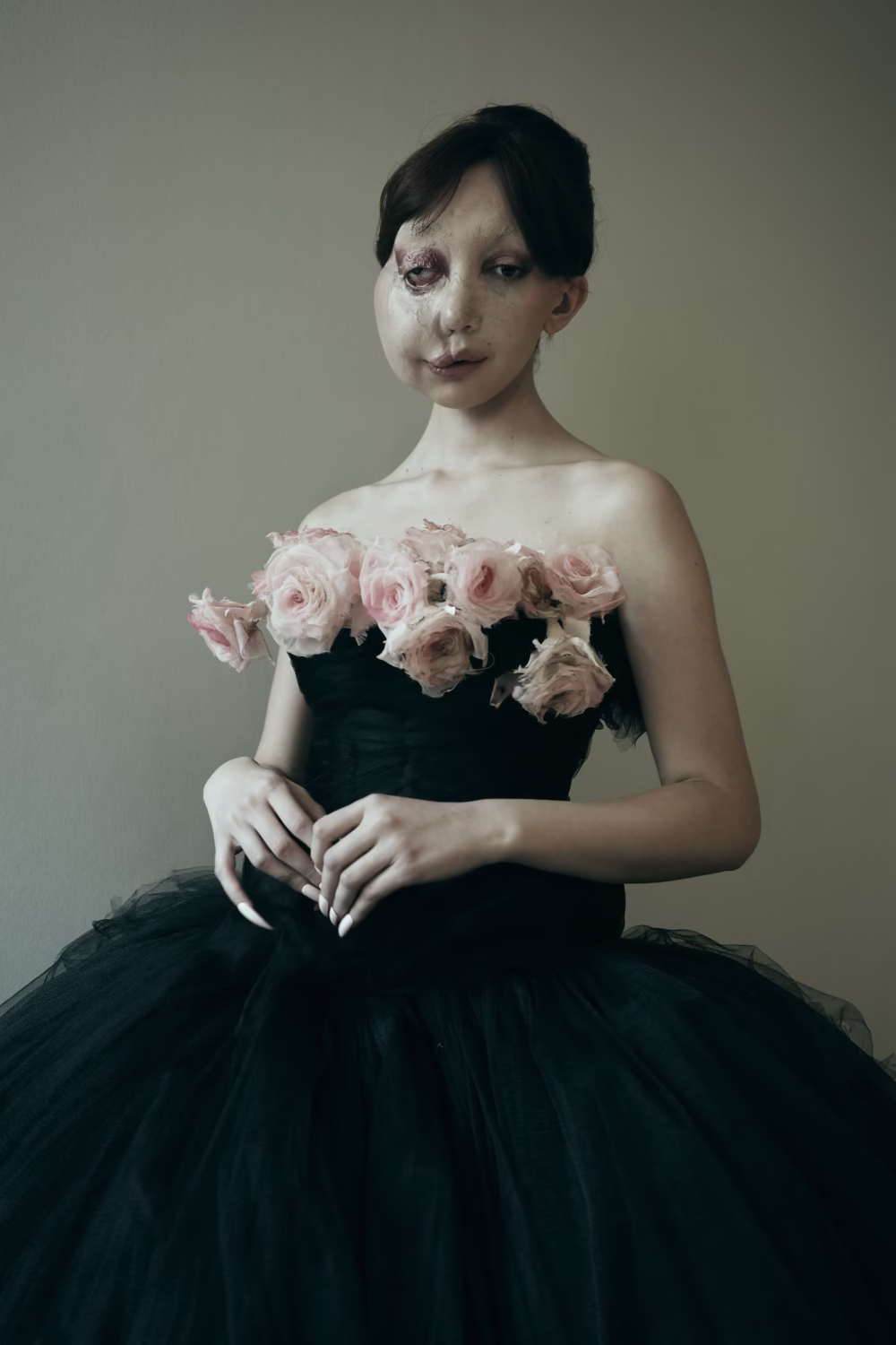 Nikky Lilly se convierte en musa de Matières Fécales y redefine la belleza radical en PFW